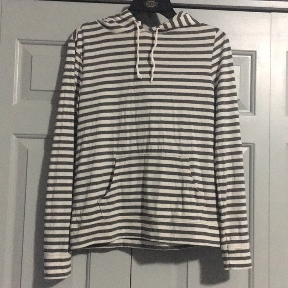 😍 5 FOR $10...Hooded shirt - Picture 2 of 3